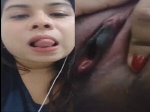 Horny babe black pussy exposing video call sex chat