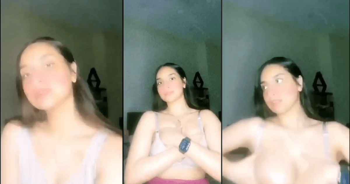 Seductive Kashmiri Babe Reveals Her Boobs