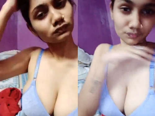 Tamil Girl Showing Her cleavage in blue sexy Bra