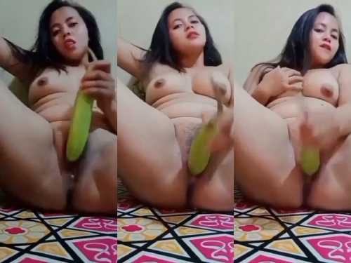 Gaon ki ladki ne boyfriend ko dikhane ke liya loki se apni cut mari