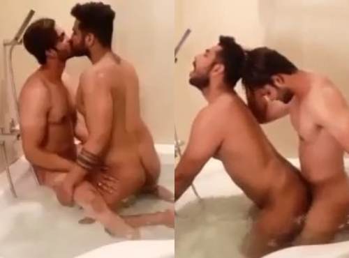 Bath tub sex of ripped and horny Delhi Gay studs at midnight